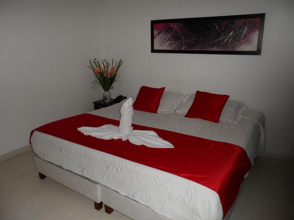 Hotel Casa Quinta Embajada Богота Экстерьер фото